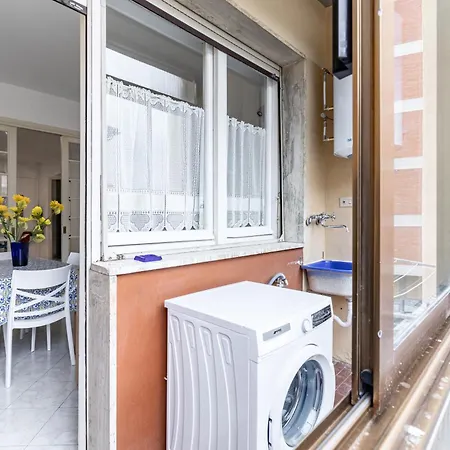 Roomy Close To Center! Apartamento Siena